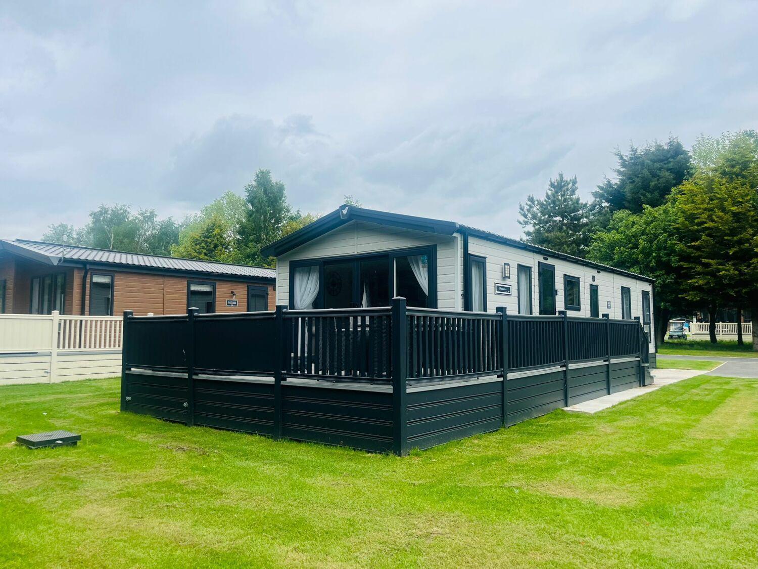 Country Cabin With Hot Tub Γιορκ Εξωτερικό φωτογραφία