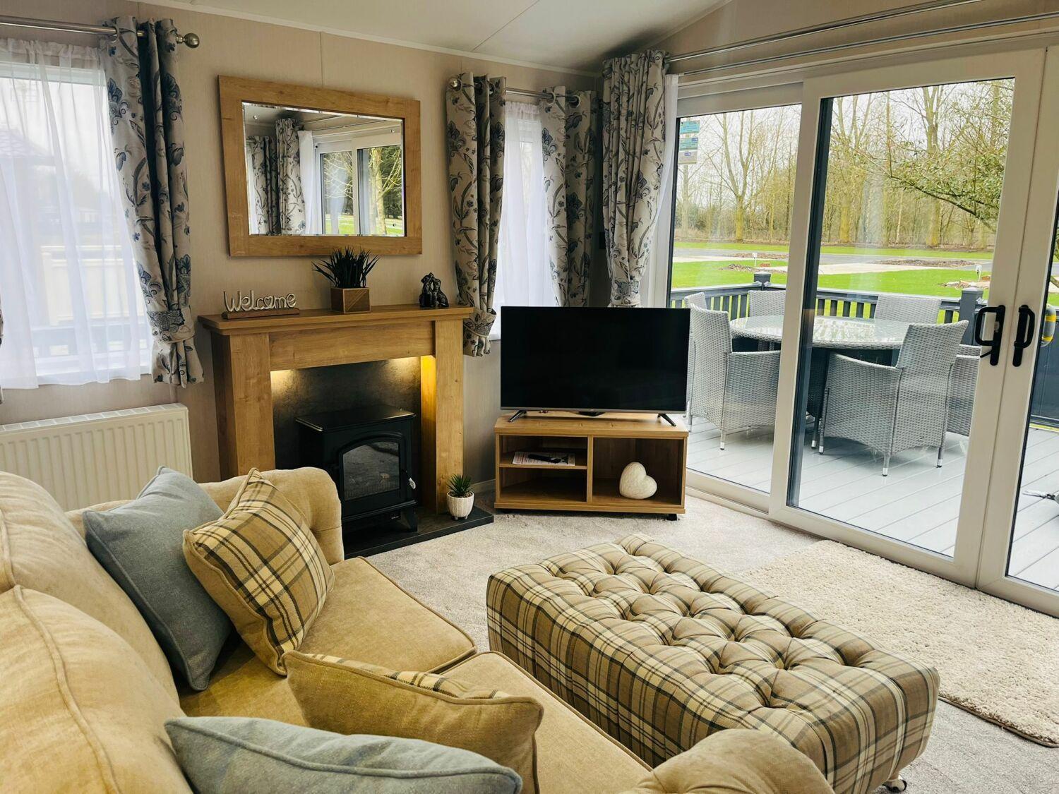 Country Cabin With Hot Tub Γιορκ Εξωτερικό φωτογραφία